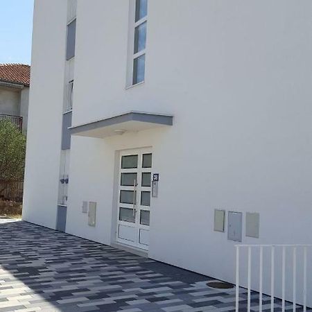 Apartman Lika Zara Esterno foto