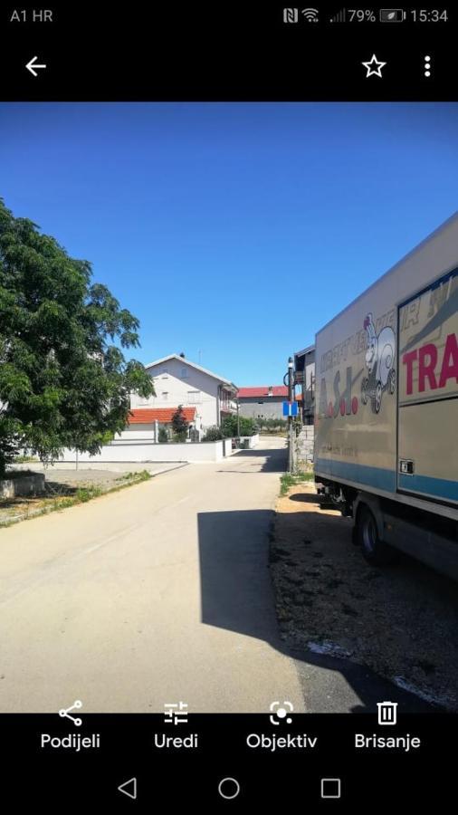 Apartman Lika Zara Esterno foto