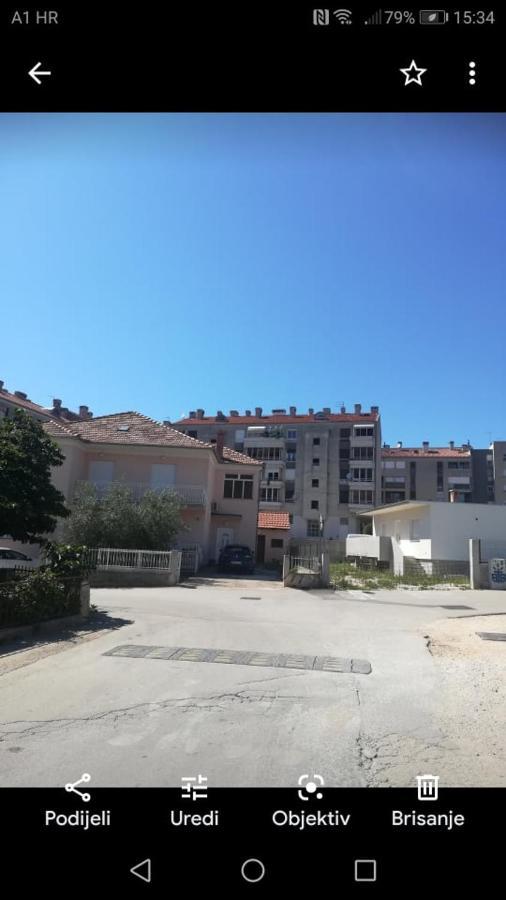 Apartman Lika Zara Esterno foto