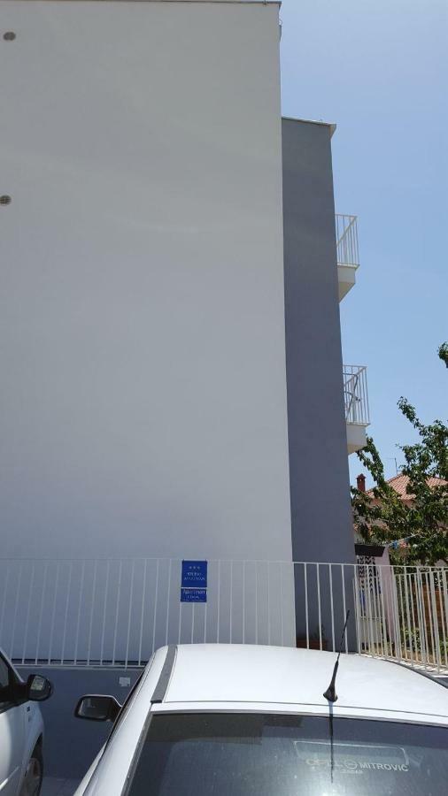 Apartman Lika Zara Esterno foto