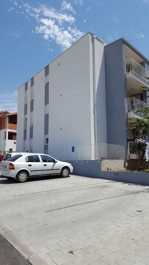 Apartman Lika Zara Esterno foto