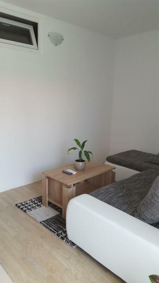 Apartman Lika Zara Esterno foto