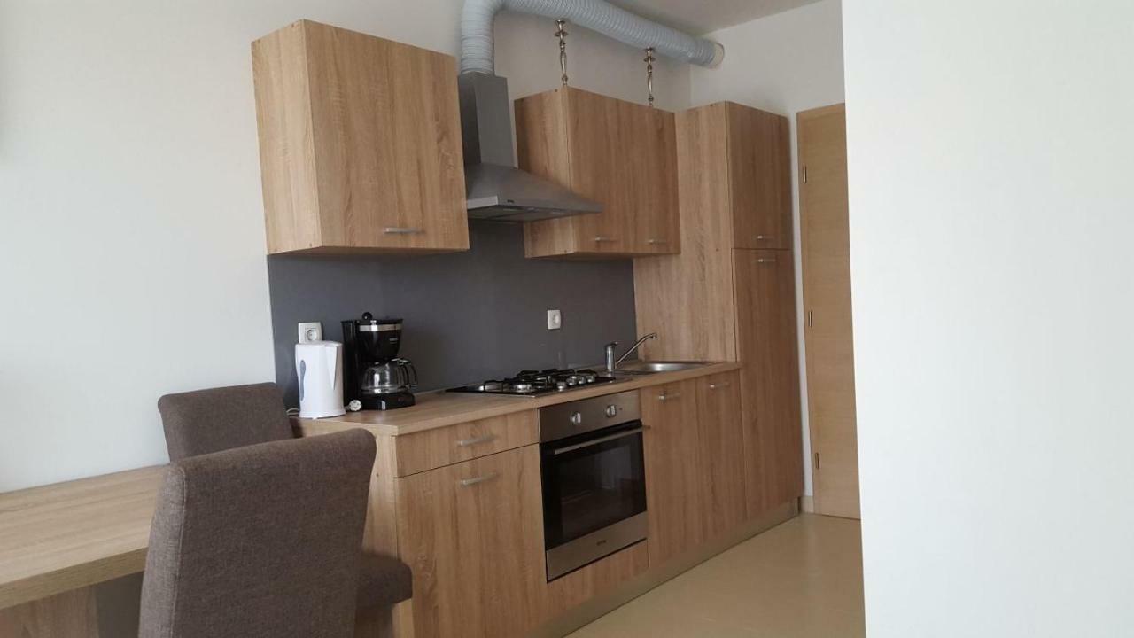 Apartman Lika Zara Esterno foto
